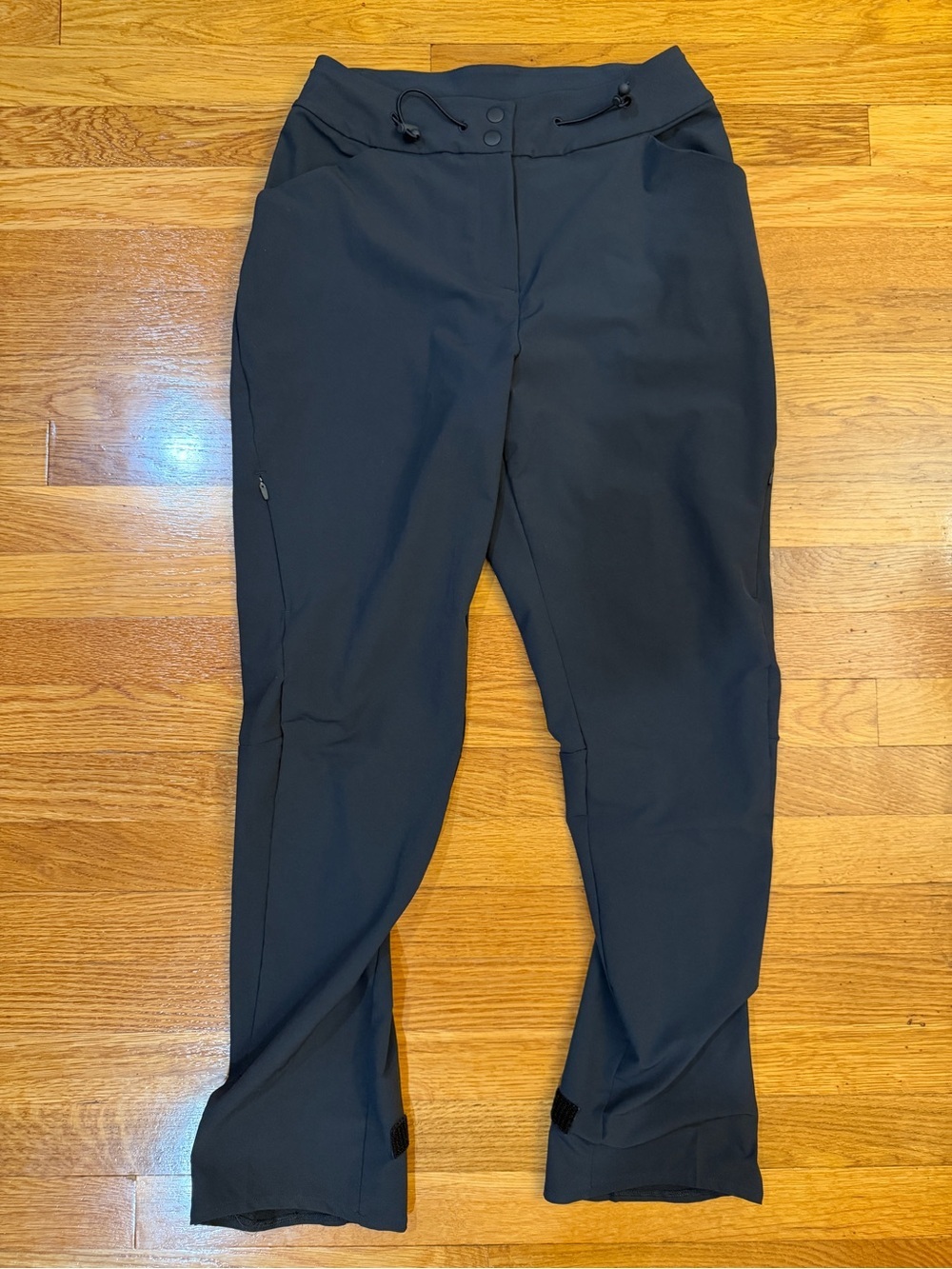 Gymshark Technical Tapered Leg Pants in Black - Size Small